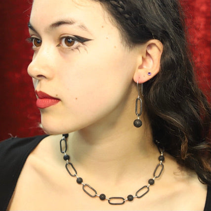 Chain and lava earrings with silver