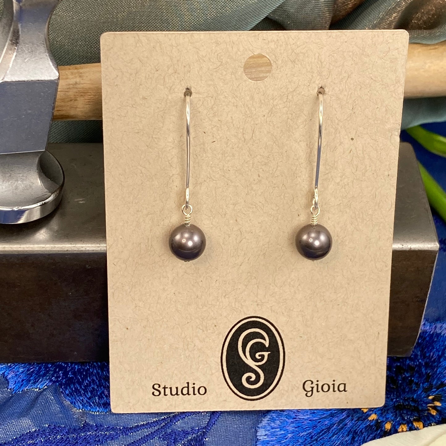 Dark gray pearl and silver drop earrings